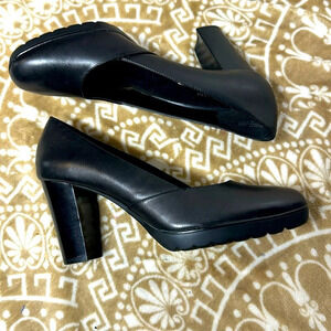 Bella Vita Women's Zari Leather Platform Pump Sz 9.5